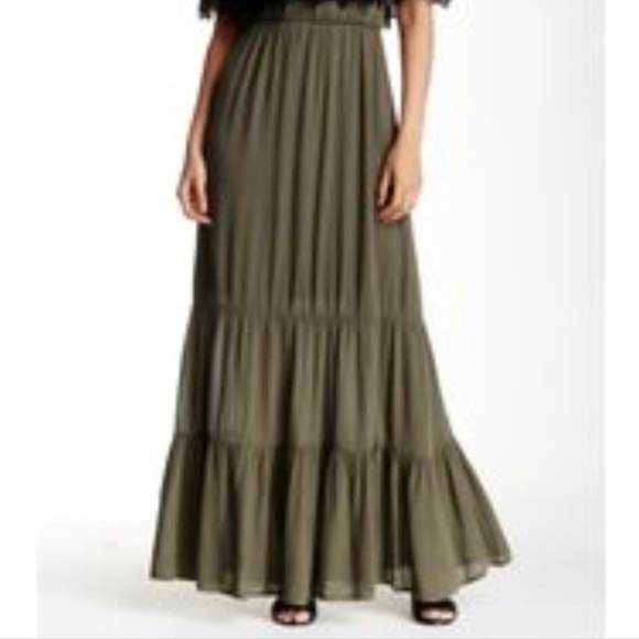 Romeo & Juliet Couture Maxi Dress Long - Picture 2 of 4